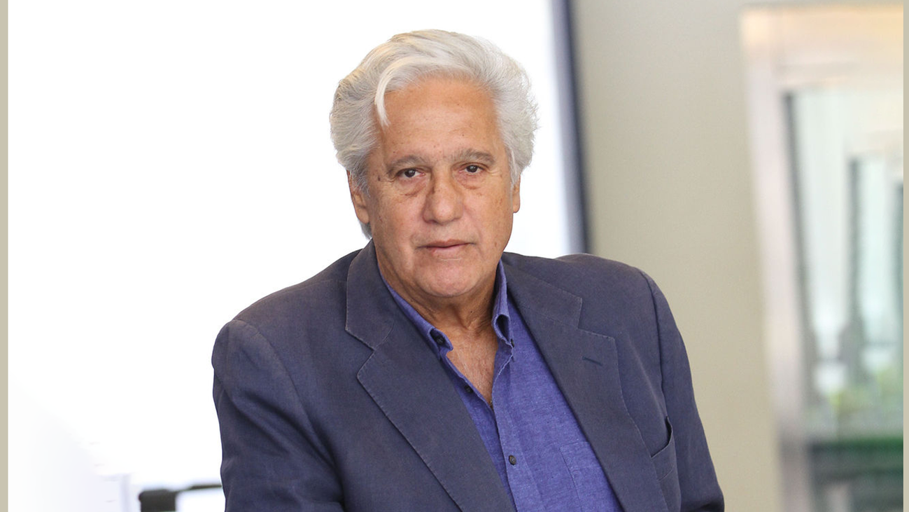 Multitudinaria despedida a Chiquetete en la Iglesia de Los Gitanos