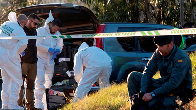 La Guardia Civil busca el teléfono de Laura e investiga a sus vecinos en El Campillo