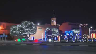 Torres de la Alameda recupera sus  luces de Navidad