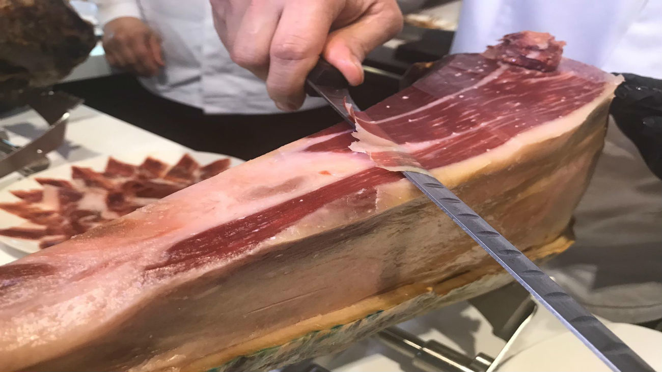 Estos son los cinco pecados que cometemos al cortar jamón