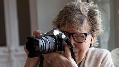 Muere a los 83 años Joana Biarnés, la primera fotoperiodista española