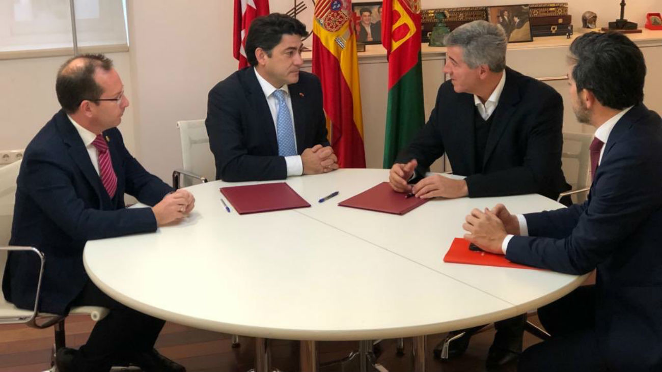 Firma del convenio entre Alcorcón y At. Madrid