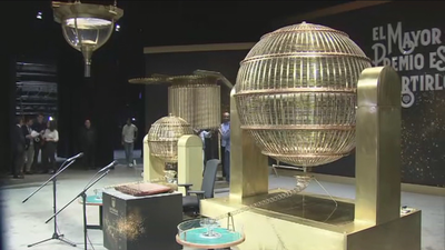 Todo listo en el Teatro Real para repartir la suerte de la lotería