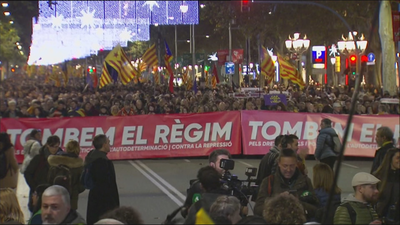 Trece detenidos y casi 80 heridos por los disturbios por el 21D en Barcelona