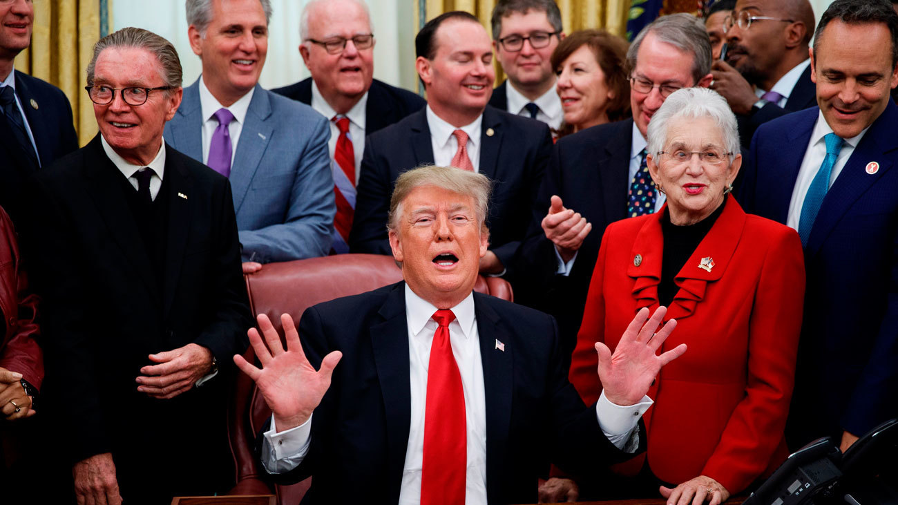 El Gobierno de EEUU inicia el tercer cierre parcial de 2018 por la falta de fondos  para el muro