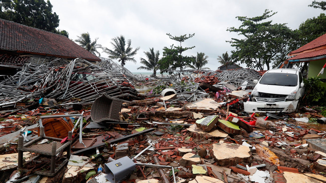 Un tsunami provoca más de 200 muertos en Indonesia