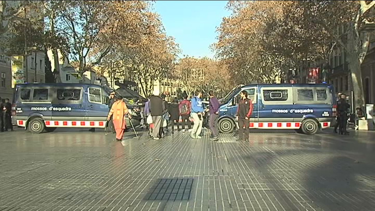 Refuerzo de  las medidas de seguridad en zonas concurridas de Barcelona ante un posible atentado