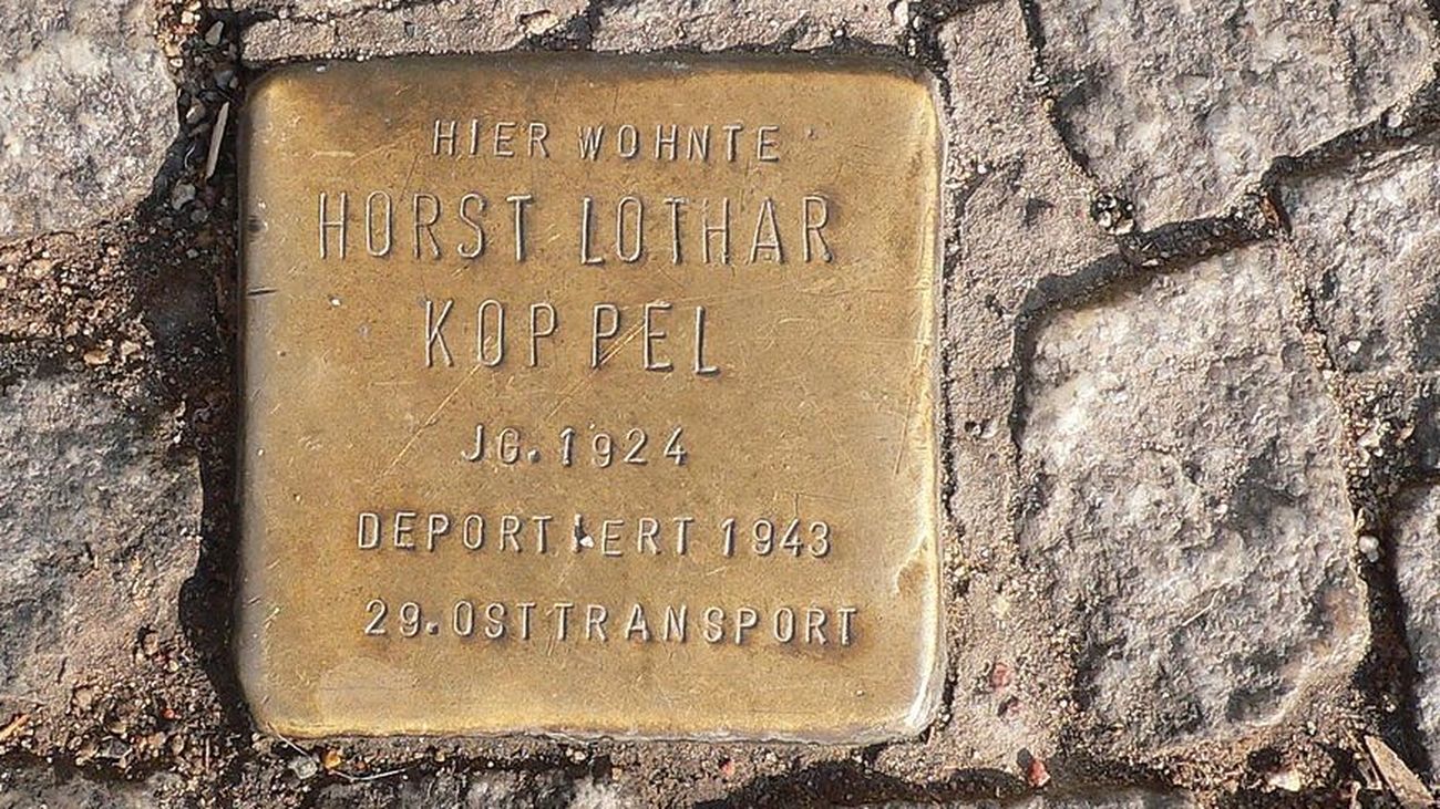 Llegan a Madrid los adoquines que recuerdan a las víctimas de los nazis