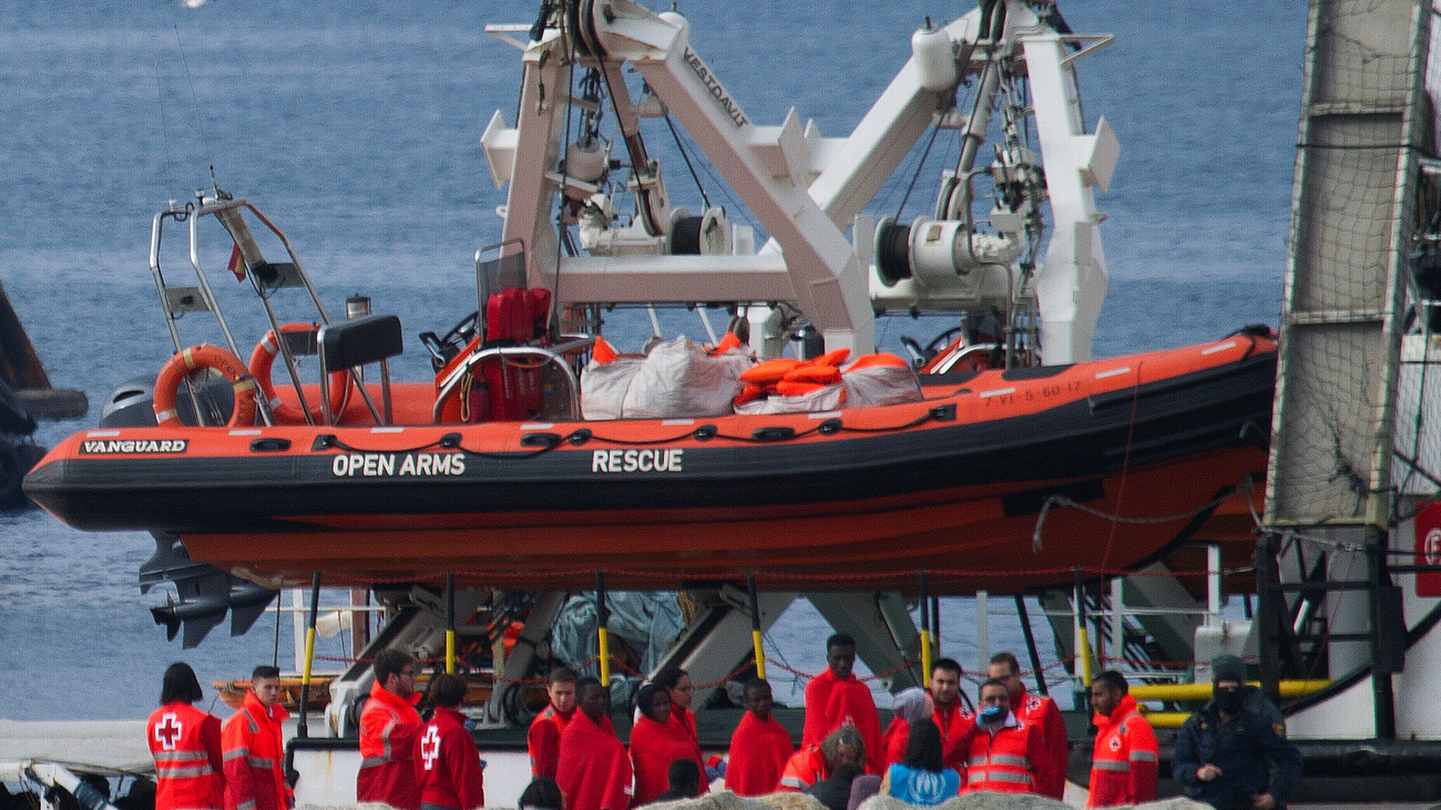 Desembarcan los 308 inmigrantes del Open Arms en San Roque