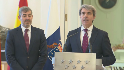 Garrido y Clavijo supervisan en Sol las primeras "Campanadas canarias"