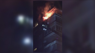 Arde una terraza de un piso en Alcorcón por el impacto de un petardo