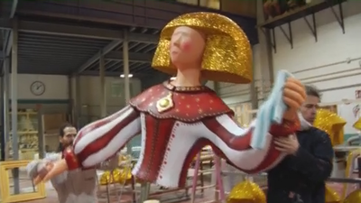 Así preparan la carroza de Telemadrid para la gran cabalgata del próximo sábado