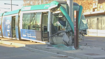 La conductora del tranvía accidentado en Barcelona, en estado grave