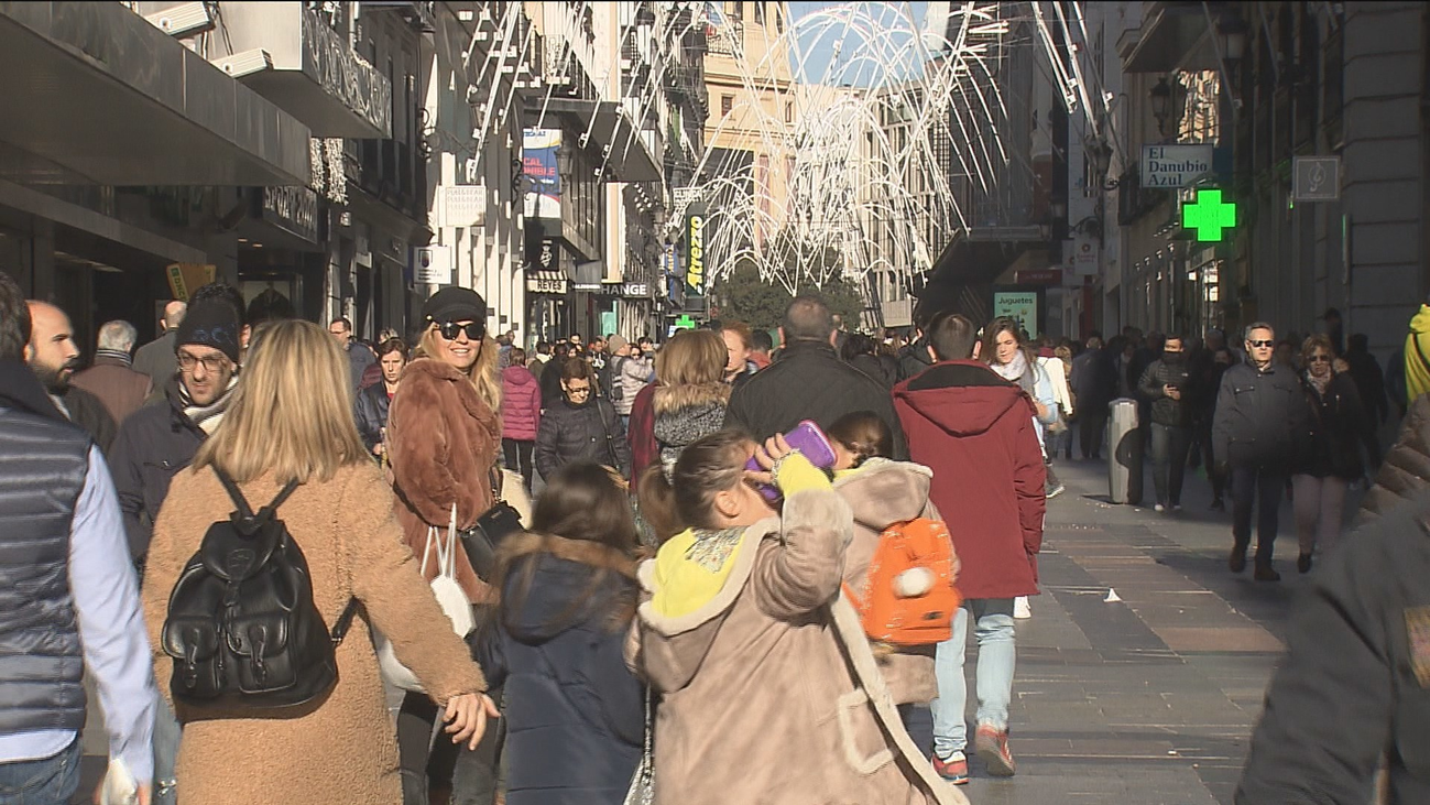 Comercios atestados en las últimas horas para las compras de Reyes