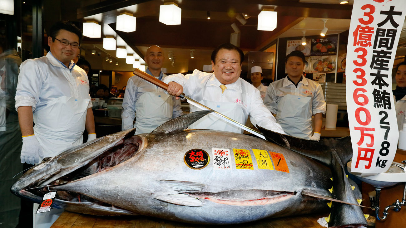 Pagan 2,7 millones de euros por un atún rojo en Tokio