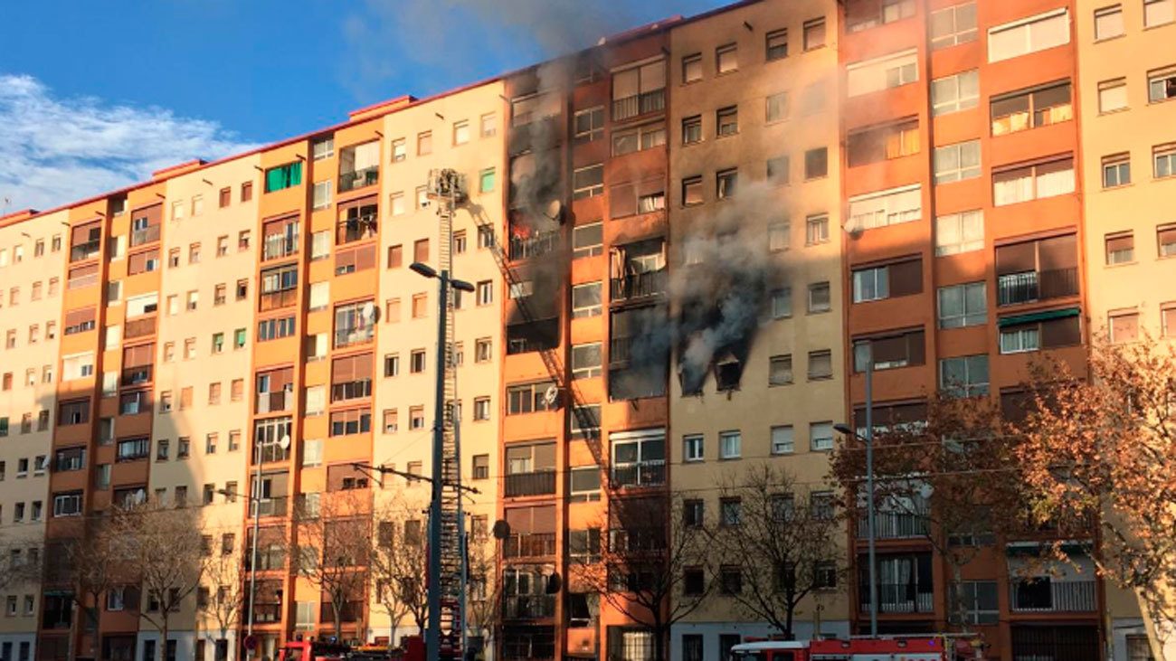 Tres muertos en un incendio en una  vivienda de Badalona