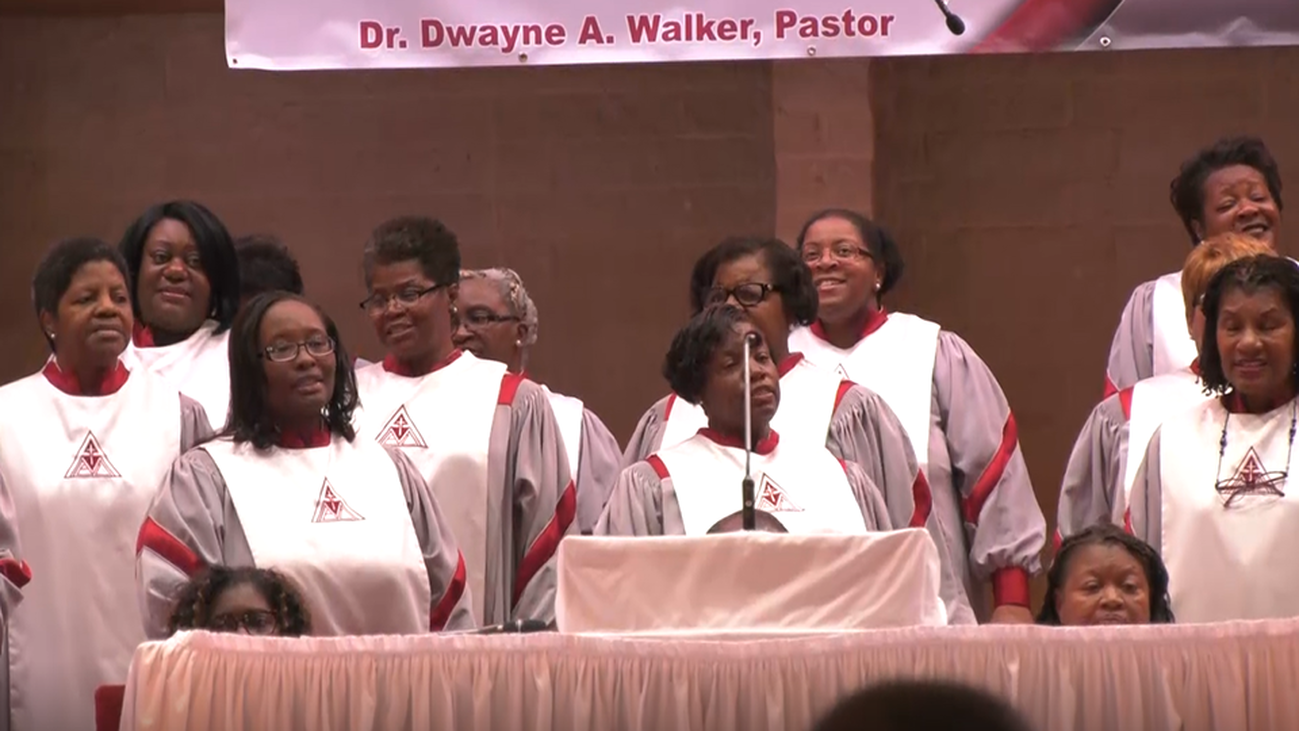 Misa en una iglesia cristiana al son del góspel