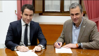 El PP negocia a dos bandas con Vox y Cs para cerrar un acuerdo en Andalucía