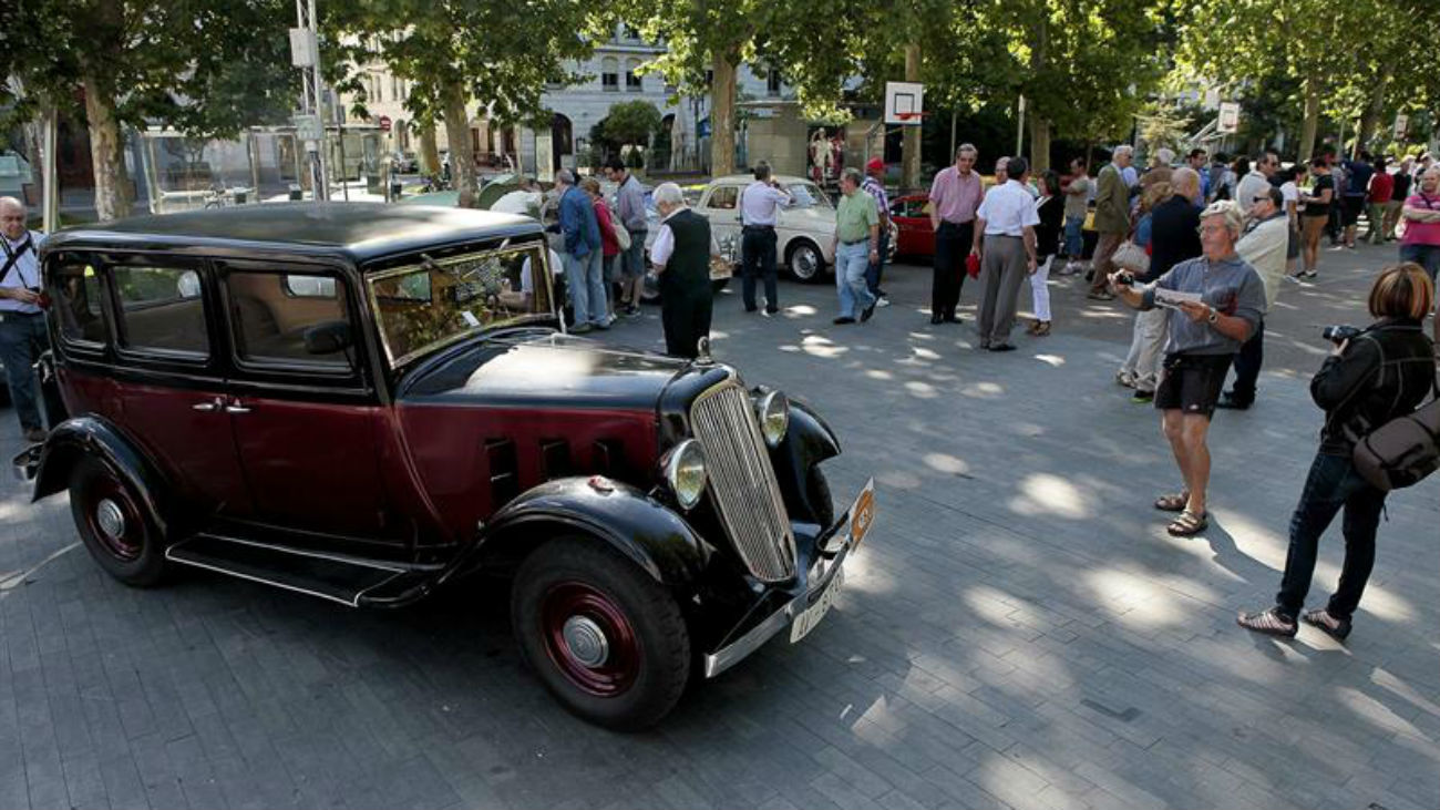 Una concentración de coches clásicos contará  este domingo con uno de los 13 coches fantásticos españoles