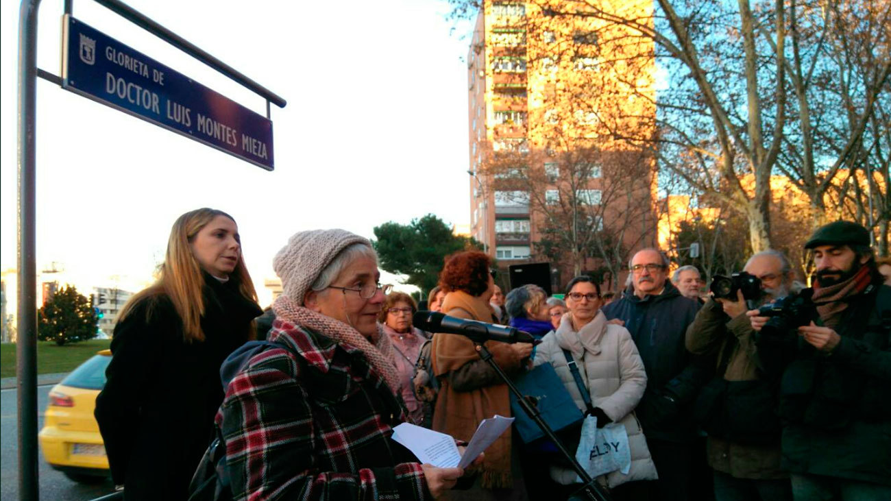 Inaugurada la glorieta del doctor Luis Montes en el barrio de Valdezarza