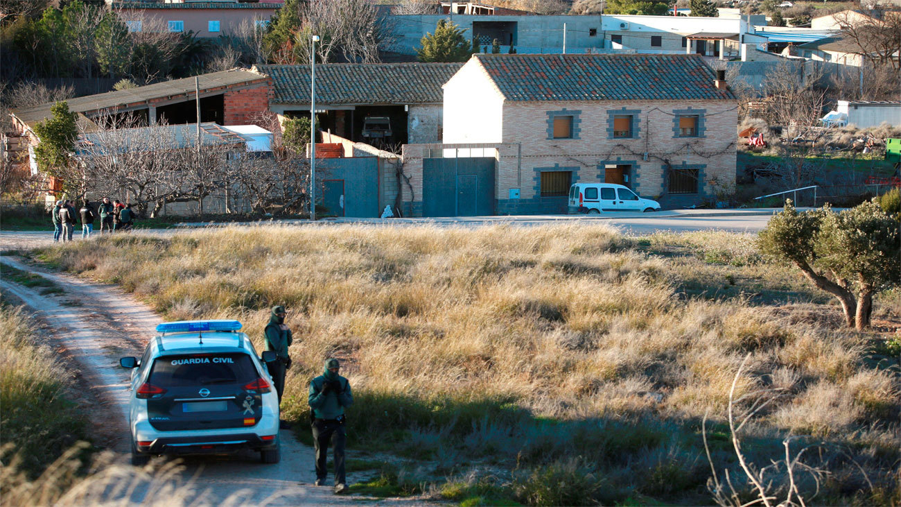 Un hombre mata a su madre y se atrinchera en su casa en Fuentes de Ebro