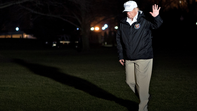 Trump, "casi" decidido a declarar la emergencia nacional para levantar el muro con México