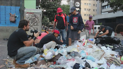 Maduro toma posesión al frente de una Venezuela que vive en la miseria