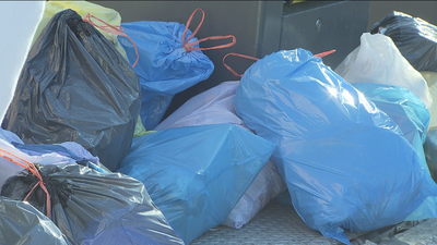 La basura y los desperdicios se acumulan en las calles de Alcorcón