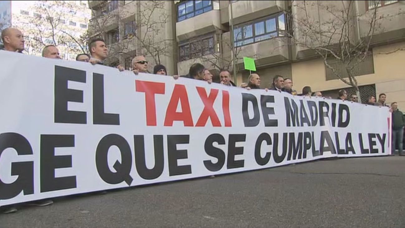 Última protesta de los taxistas madrileños contra las licencias VTC