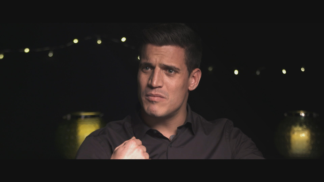 Kika acusa al equipo de Miguel Cobo de manipular la botella de vino