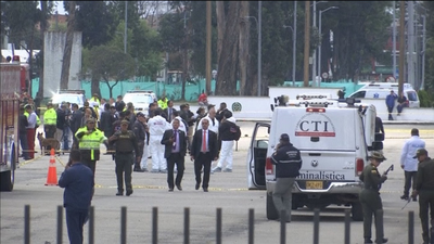 La explosión de un coche bomba deja 21 muertos y 68 heridos en Colombia