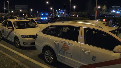 Los taxistas cifran un seguimiento del 100% de la huelga