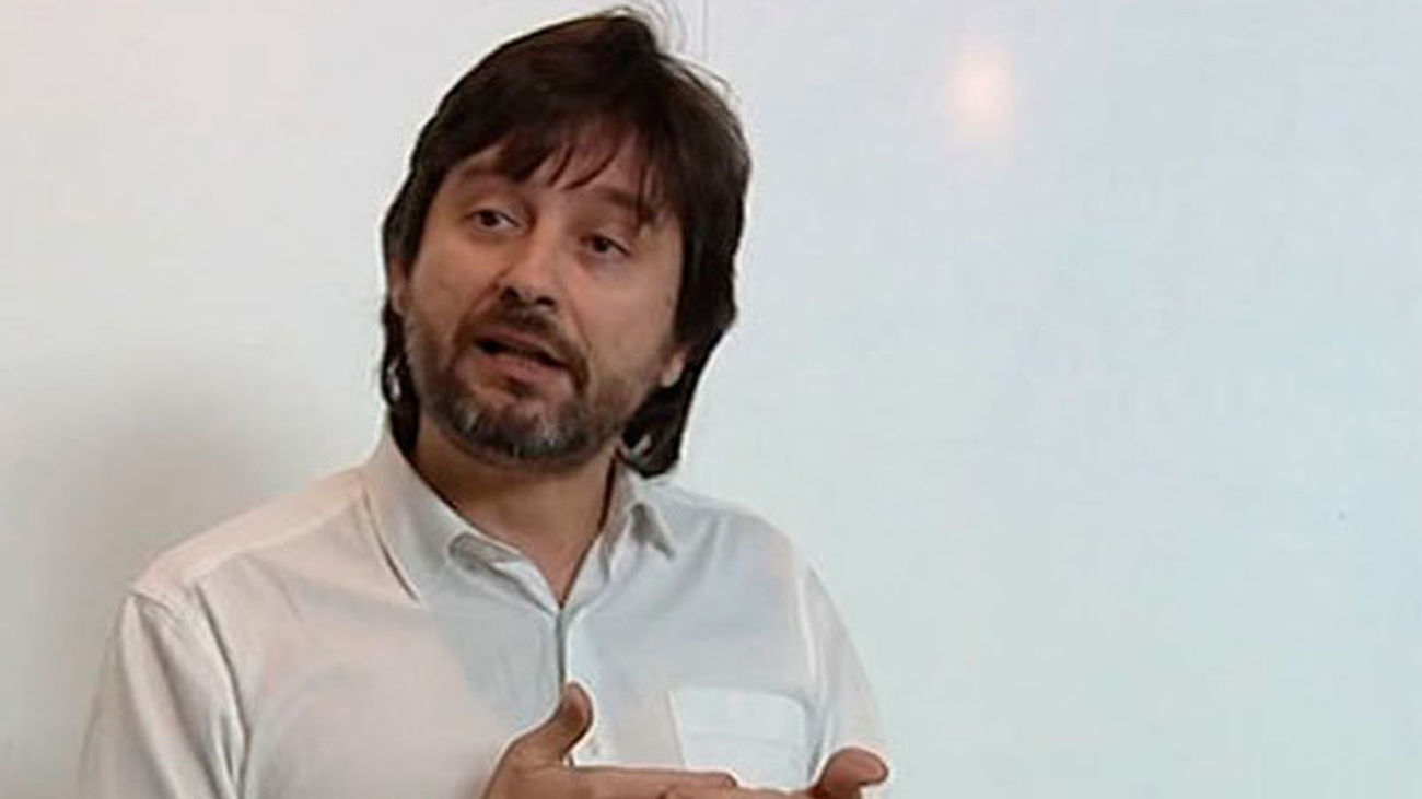 Mayoral presiona a Errejón para que deje el escaño tras irse a la lista de Carmena