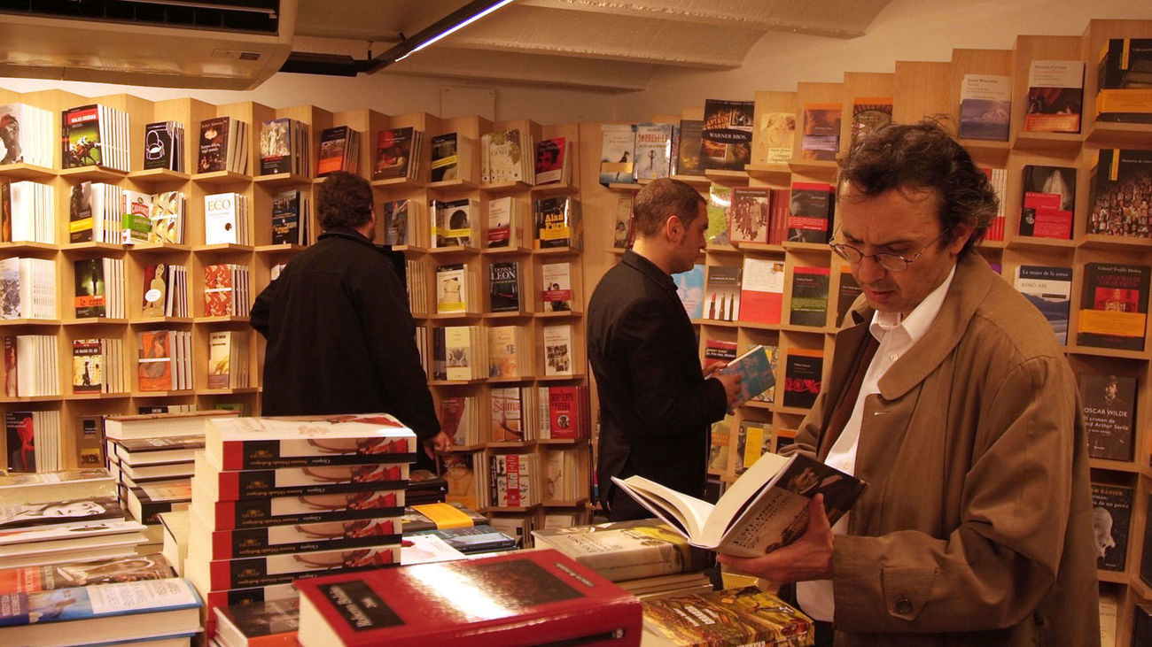 Crece el número de lectores en  España, aunque un 38,2% no lee