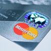 Visa y Mastercard suspenden sus operaciones en Rusia