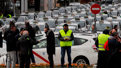 Los taxistas colapsan Madrid y amenazan con boicotear Fitur