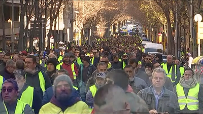 Taxistas de Barcelona amenazan con "medidas más contundentes" si el Govern no rectifica