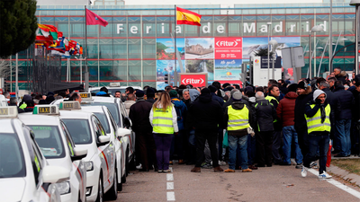 Los taxistas concentrados en Ifema  reiteran su voluntad de bloquear Fitur