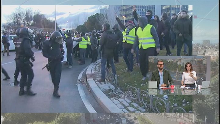 Carga policial contra los taxistas en Ifema