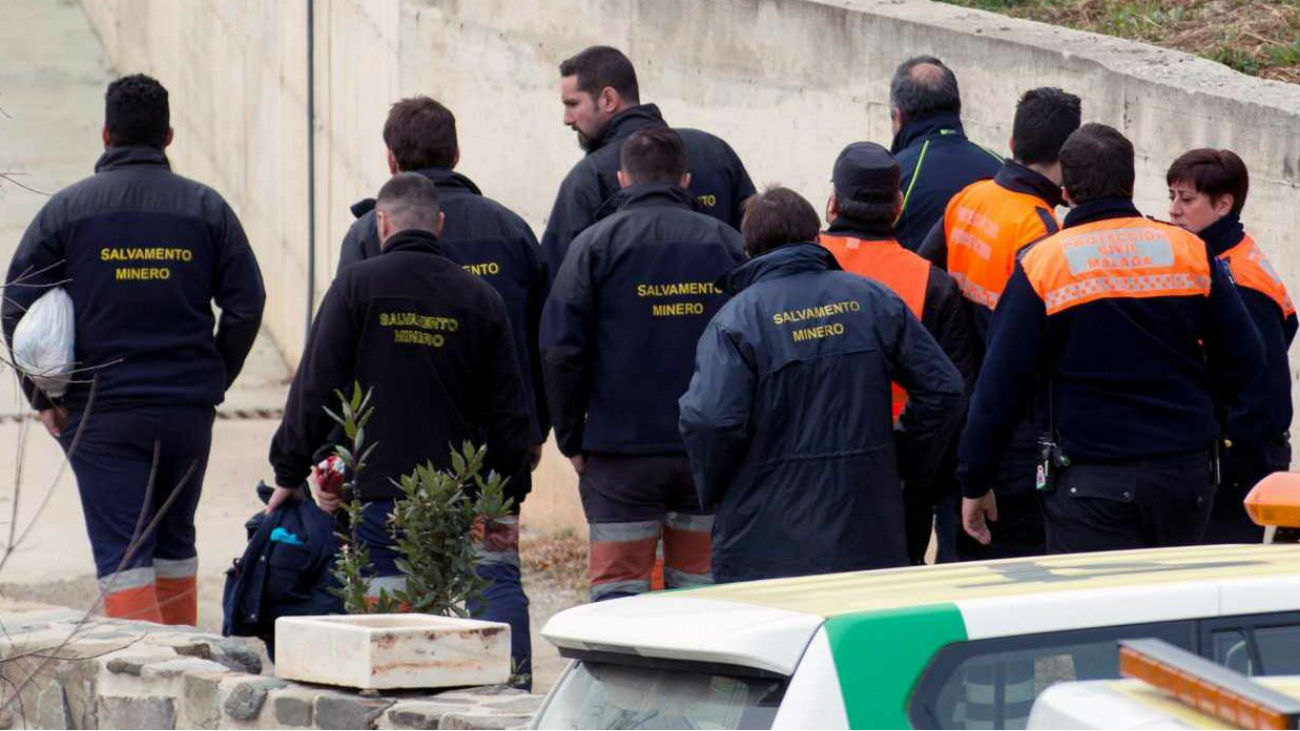 Los mineros, a punto de intervenir para sacar a Julen del pozo