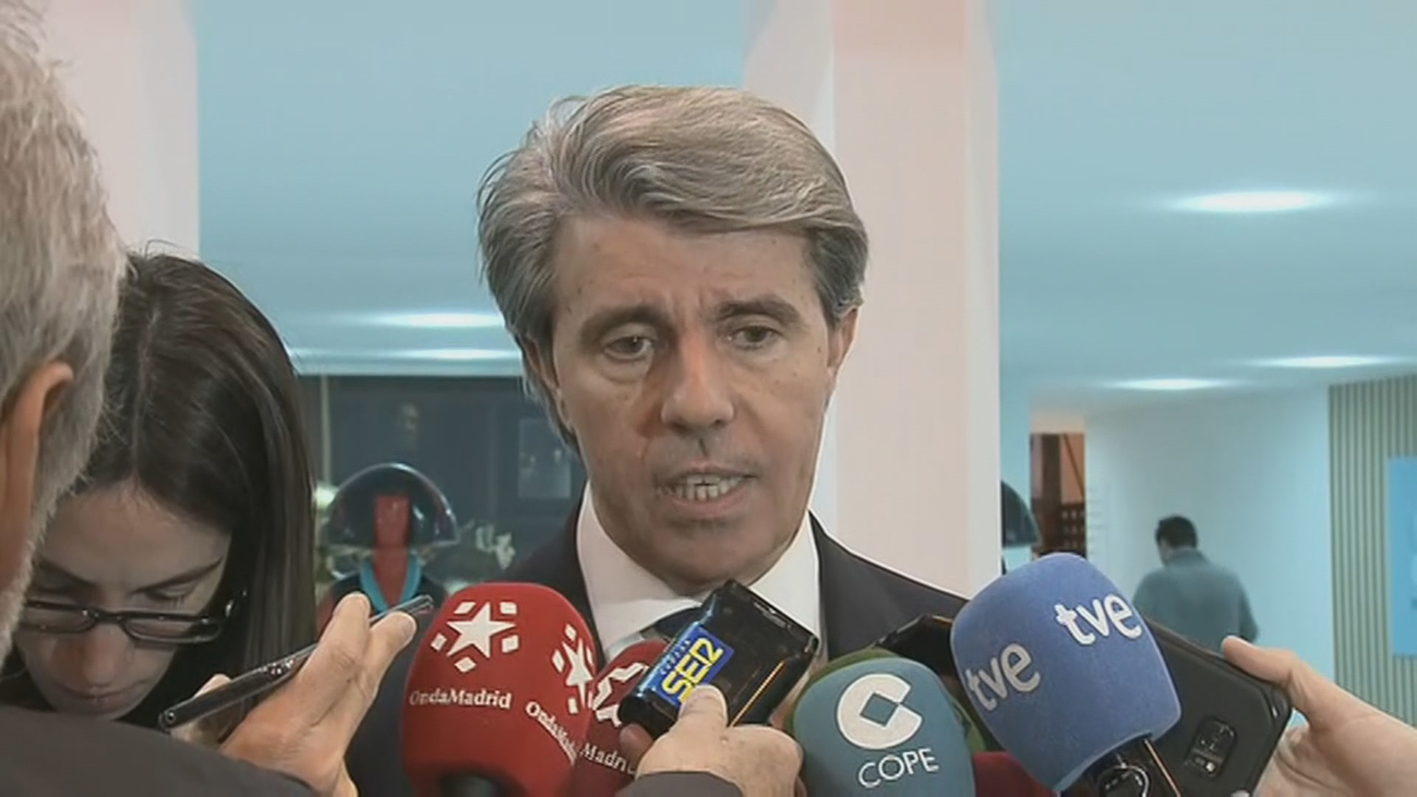 Garrido reitera que no legislará "para eliminar un sector" y sí para que convivan taxis y VTC