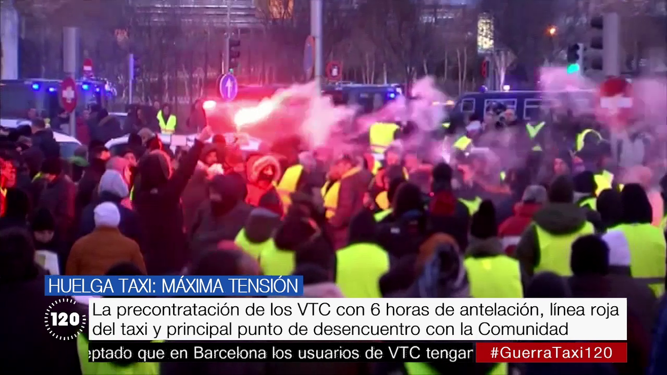 Máxima tensión en la tercera jornada de huelga de taxis en Madrid