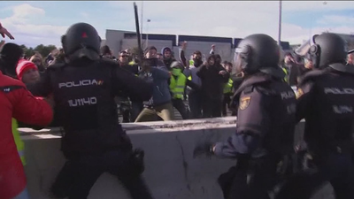 Sigue la huelga de taxistas en Madrid, con la caja de resonancia de Fitur
