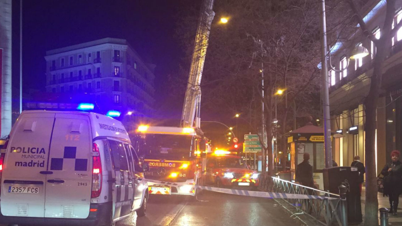 Los bomberos efectúan 200 intervenciones por el viento en Madrid