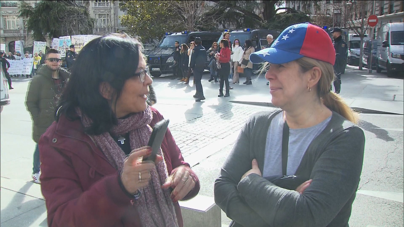 Los venezolanos de Madrid aseguran que con Guaidó "se abre un tiempo de esperanza"