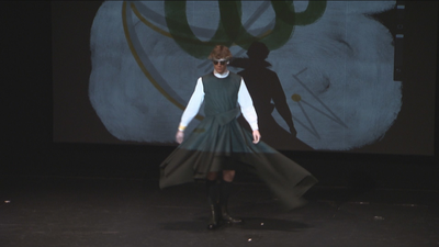 Oteyza presenta a un hombre moderno con un espectáculo vanguardista en el Teatro Español