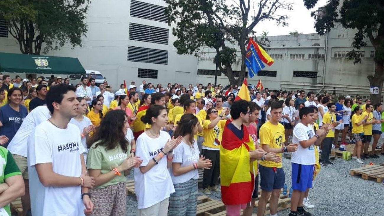 Medio millar de españoles en la JMJ rezan por el pequeño Julen