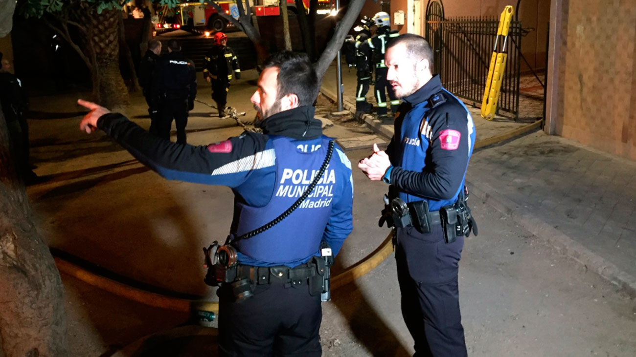 Un muerto y tres heridos muy graves en un incendio en Puente de Vallecas