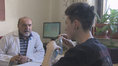 La comunidad reparte las primeras tarjetas sanitarias para transexuales