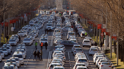 Los taxistas instalan su "epicentro"  de protestas en la Castellana